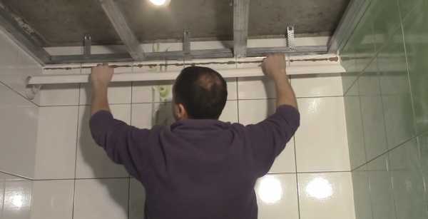 Потолок в ванной из гипсокартона (38 фото): можно ли делать в ванной комнате гипсокартонный подвесной потолок? плюсы и минусы использования