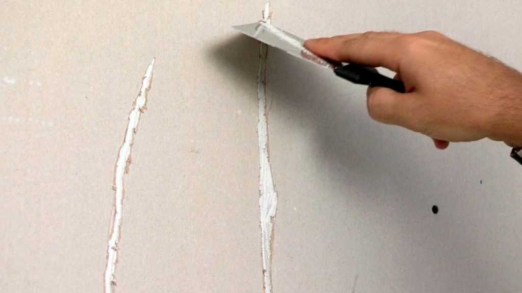 Как заделать трещины на потолке своими силами: как и чем это сделать для гипсокартонных поверхностей