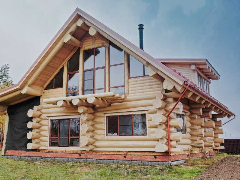 Дом из рубленного бревна: строительство деревянного сруба из .