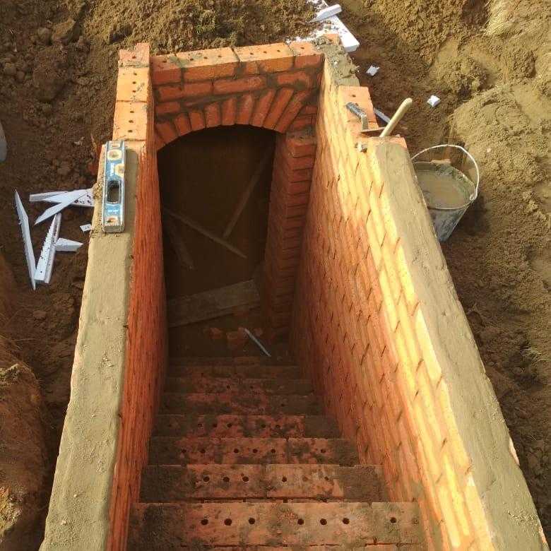 Фундамент с подвалом: как сделать погреб в доме с ленточным фундаментом, технология строительства конструкции, устройство варианта с монолитной плитой