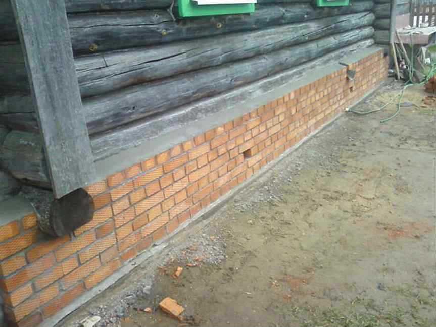Как сделать ремонт фундамента у деревянного дома, если он старый +видео как поднять дом