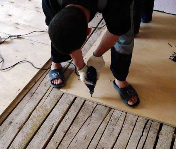 Как класть фанеру на деревянный пол