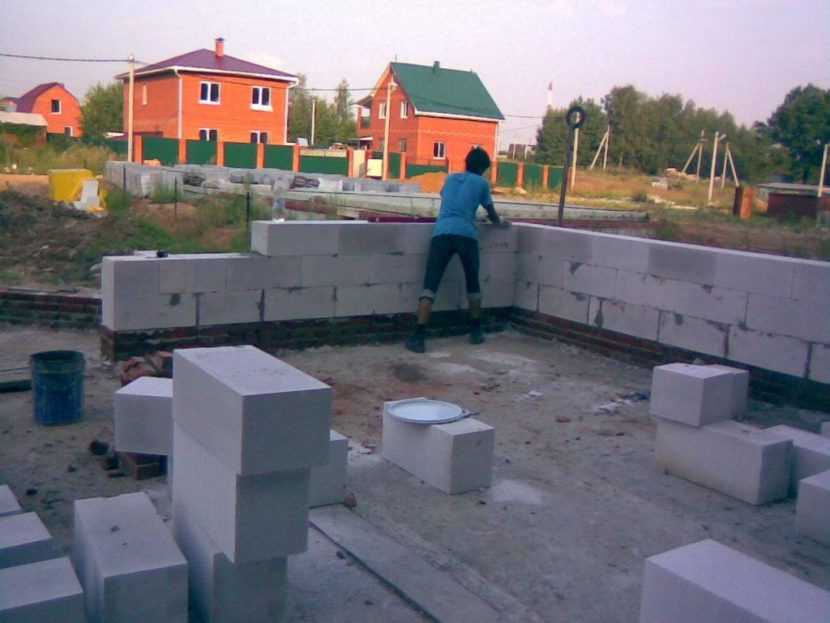 Дом из газоблока своими руками