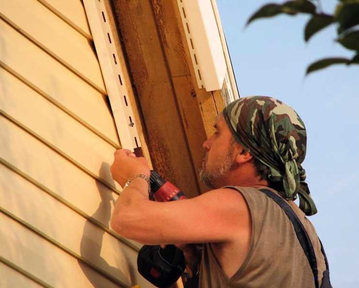 Обшивка фронтона (41 фото): чем можно обшить фронтон крыши дома? как сделать леса для работы? как зашить подешевле и красиво?